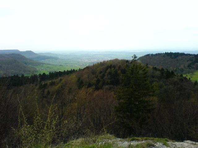 Blick vom Rossberg Richtung Westen. Im Hintergrund sieht man Mössingen.