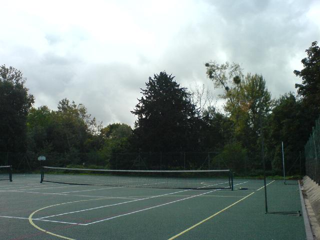 Die Tennisplätze des Colleges hab ich auch schon ausprobiert.