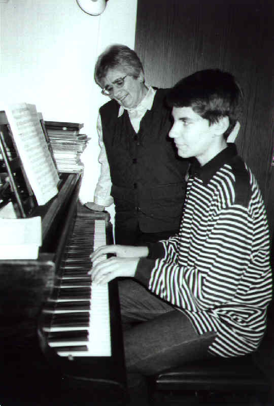 Dezember 1999: Klavierstunde